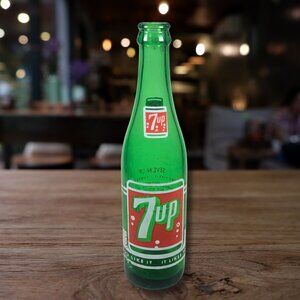 7UP Green 1950's YOU LIKE IT IT LIKES YOU Soda Pop Vintage Bottle